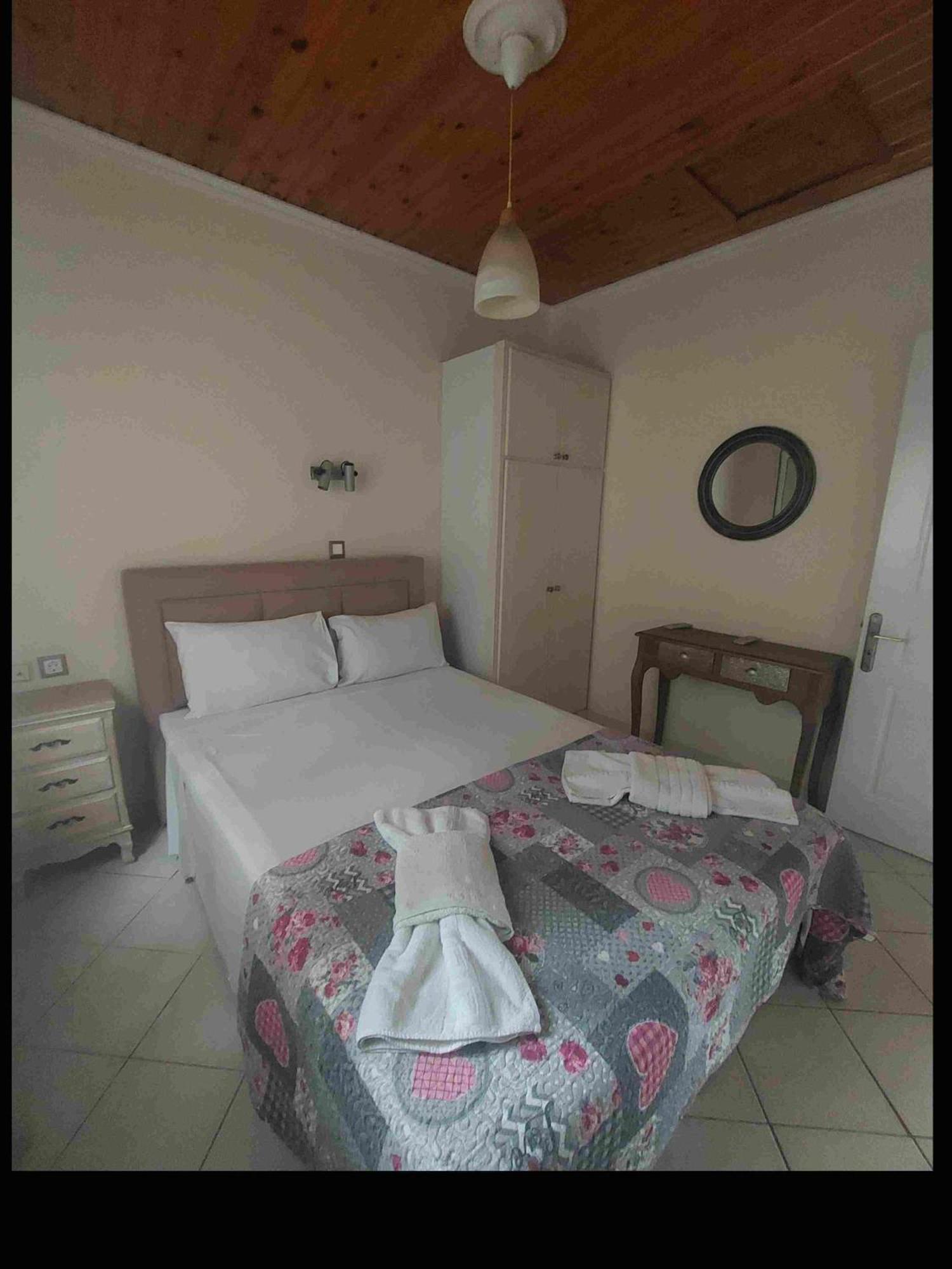 Marina Apartment Перама Екстериор снимка